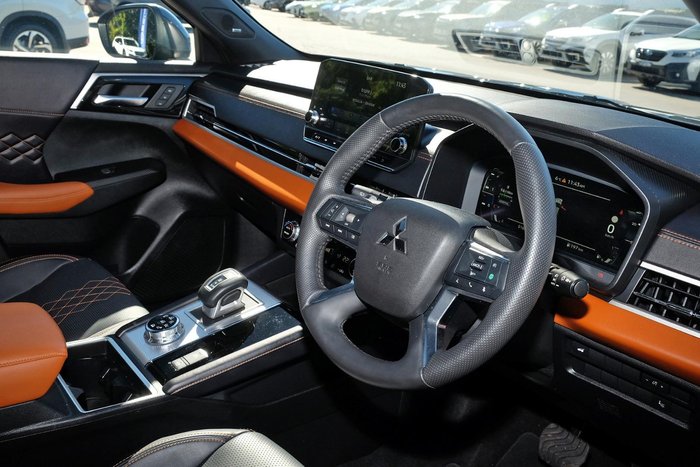 2024 Mitsubishi Outlander Exceed Tourer