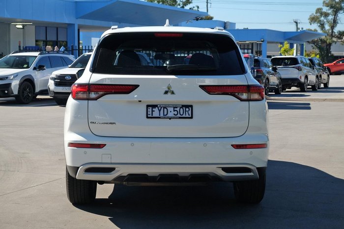 2024 Mitsubishi Outlander LS