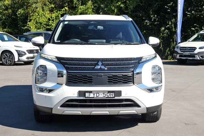 2024 Mitsubishi Outlander LS