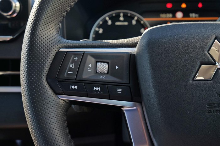 2024 Mitsubishi Outlander LS