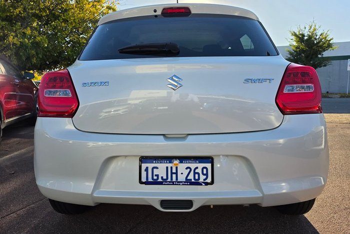 2018 Suzuki Swift GL Navigator