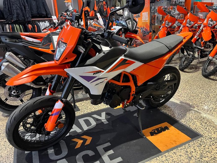 2025 KTM 390 SMC R SMC Orange