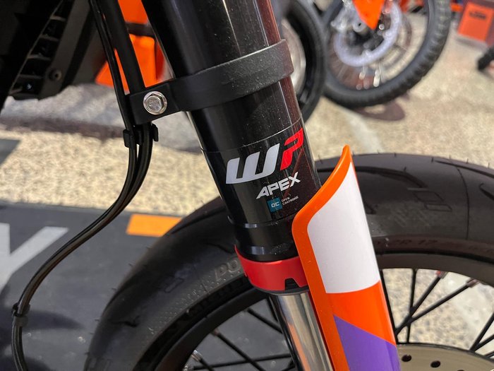 2025 KTM 390 SMC R SMC Orange