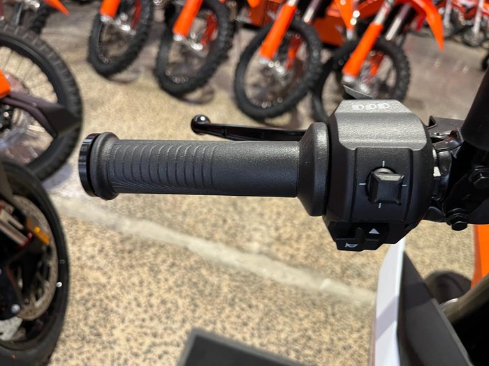2025 KTM 390 SMC R SMC Orange