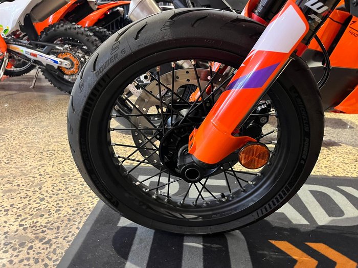 2025 KTM 390 SMC R SMC Orange