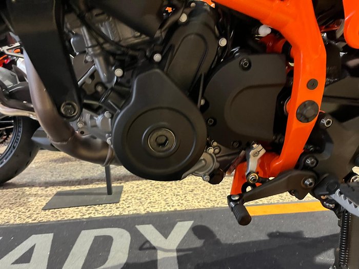 2025 KTM 390 SMC R SMC Orange