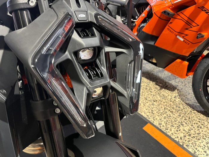 2026 KTM 1390 Super Duke R EVO Super Duke Black