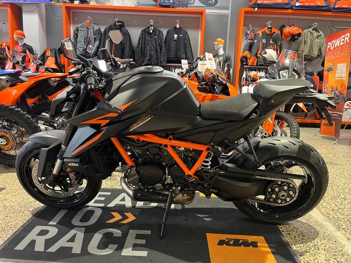 2026 KTM 1390 Super Duke R EVO Super Duke Black