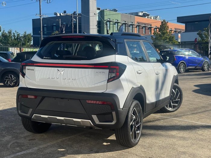 2026 Mahindra XUV3XO AX7L