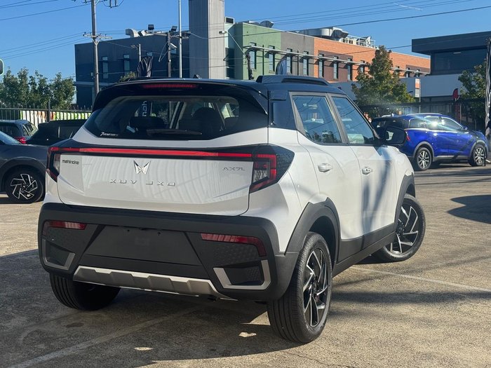 2026 Mahindra XUV3XO AX7L