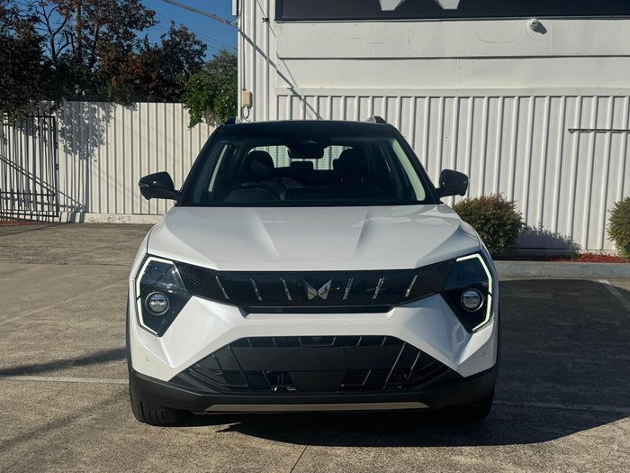 2026 Mahindra XUV3XO AX7L