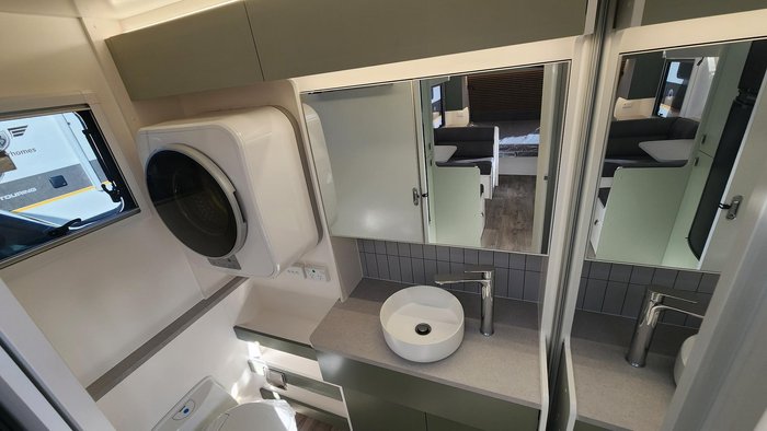 2025 New Age Caravans Mr19 Couples My26