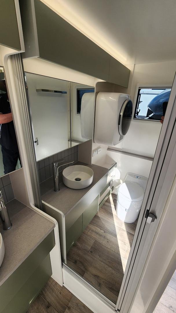 2025 New Age Caravans Mr19 Couples My26