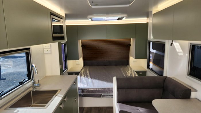 2025 New Age Caravans Mr19 Couples My26