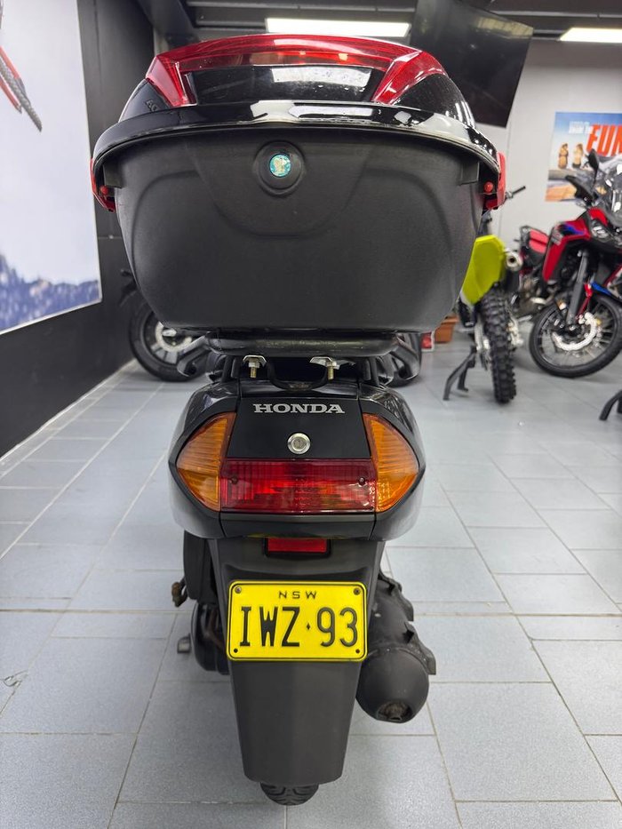 2011 Honda Lead 100 (SCV100) Lead Red