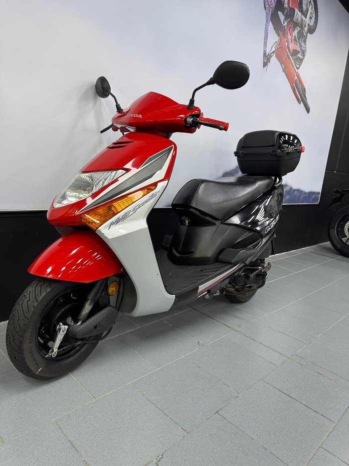 2011 Honda Lead 100 (SCV100) Lead Red