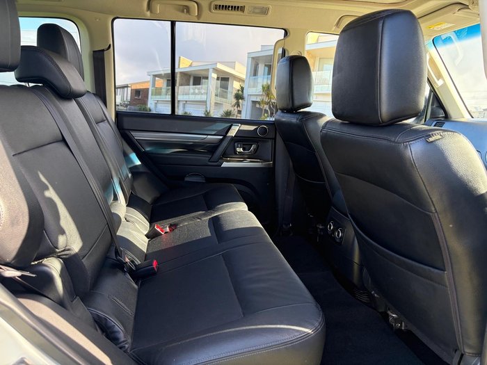 2017 Mitsubishi Pajero Exceed