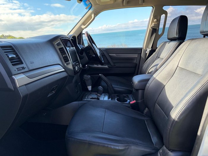 2017 Mitsubishi Pajero Exceed