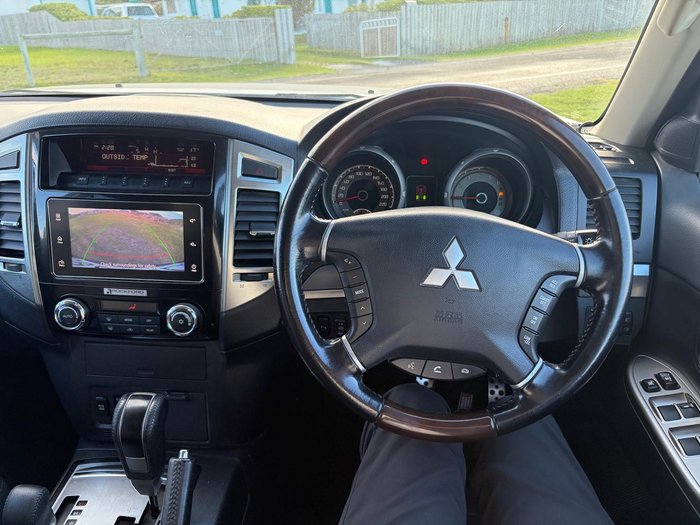 2017 Mitsubishi Pajero Exceed