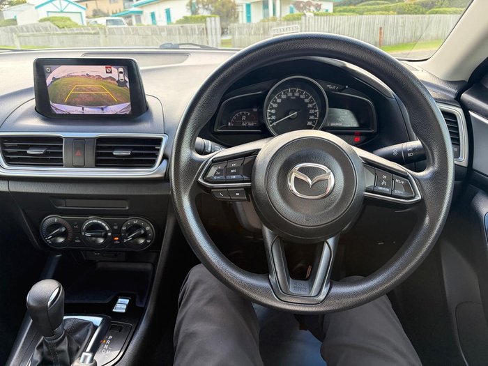 2018 Mazda 3 Neo Sport