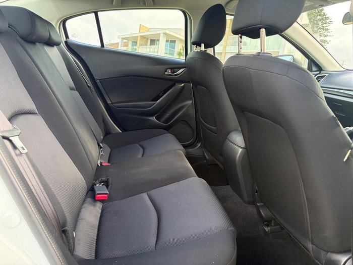 2018 Mazda 3 Neo Sport
