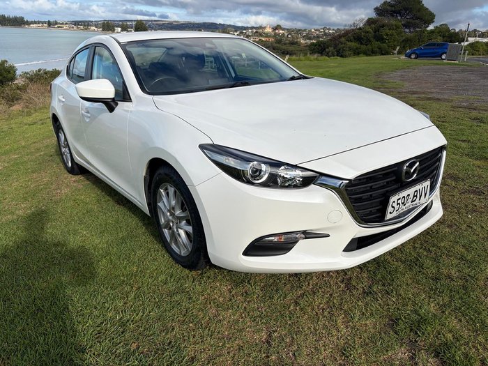2018 Mazda 3 Neo Sport