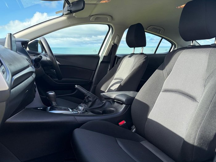 2018 Mazda 3 Neo Sport