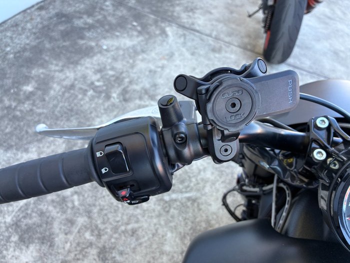 2023 Indian SCOUT BOBBER BLACK SMOKE