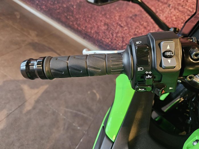 2025 Kawasaki Ninja 650L (LAMS) KRT Edition Ninja Green