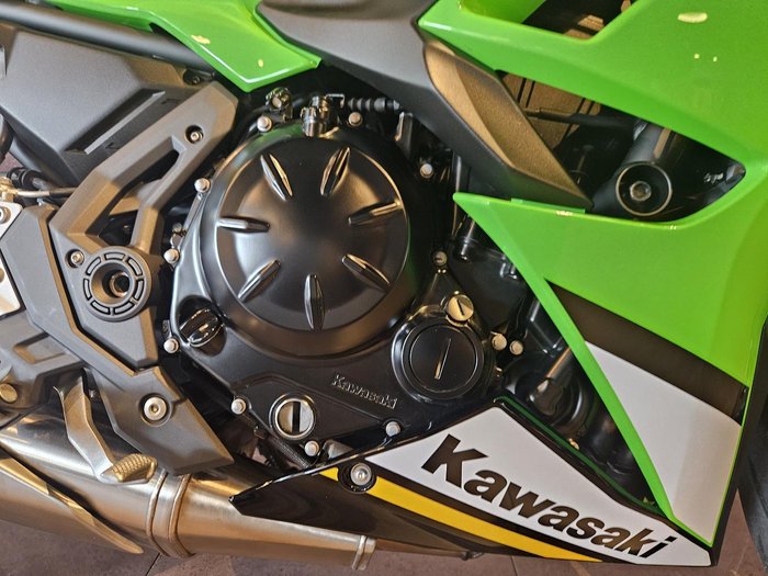 2025 Kawasaki Ninja 650L (LAMS) KRT Edition Ninja Green