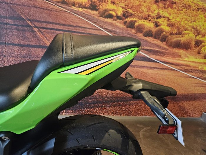 2025 Kawasaki Ninja 650L (LAMS) KRT Edition Ninja Green