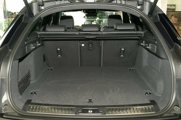 2025 Land Rover Range Rover Velar P250 Dynamic SE L560 MY26 AWD Carpathian Grey