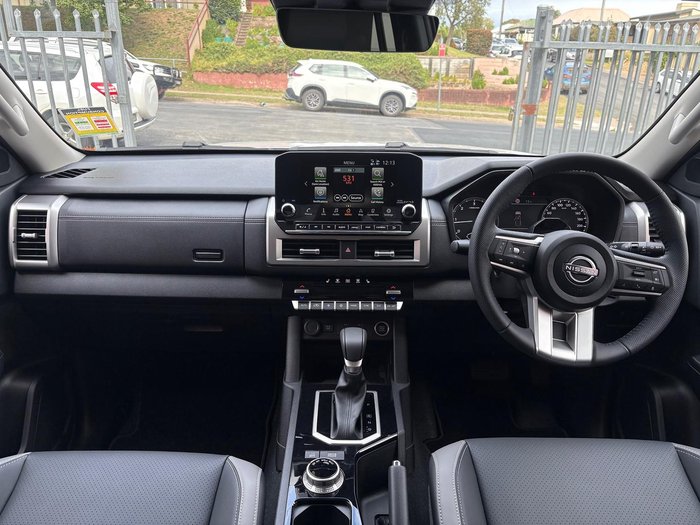 2025 Nissan Navara ST-X