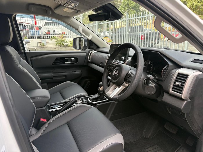 2025 Nissan Navara ST-X