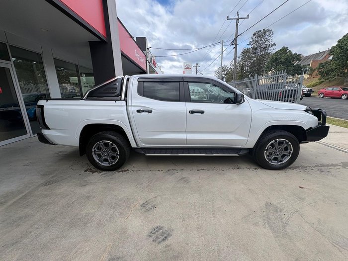 2025 Nissan Navara ST-X