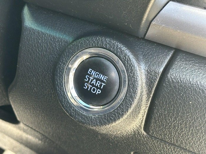 2021 Toyota Hilux SR5