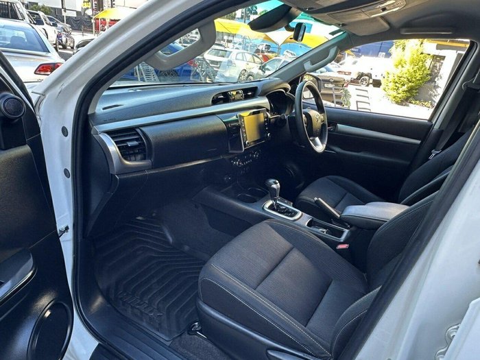 2021 Toyota Hilux SR5