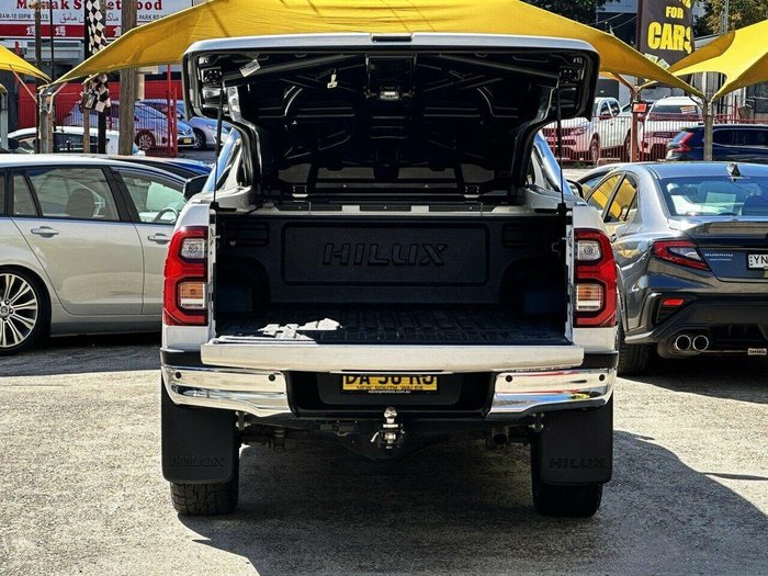 2021 Toyota Hilux SR5
