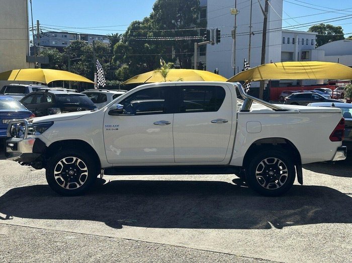 2021 Toyota Hilux SR5