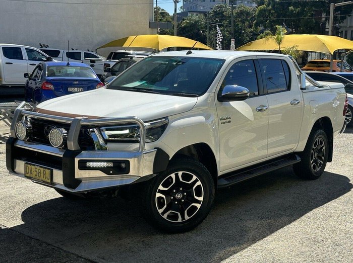 2021 Toyota Hilux SR5