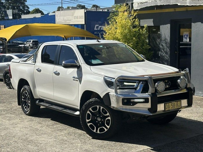 2021 Toyota Hilux SR5