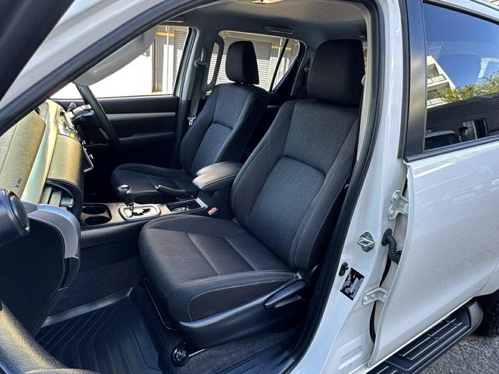 2021 Toyota Hilux SR5