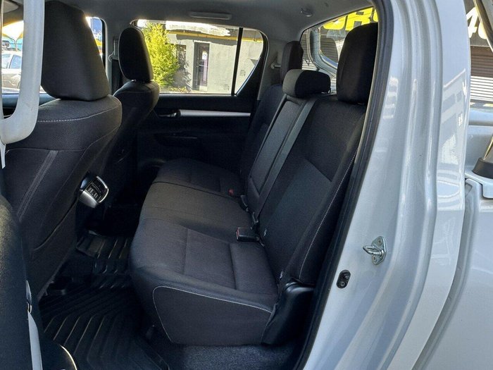 2021 Toyota Hilux SR5