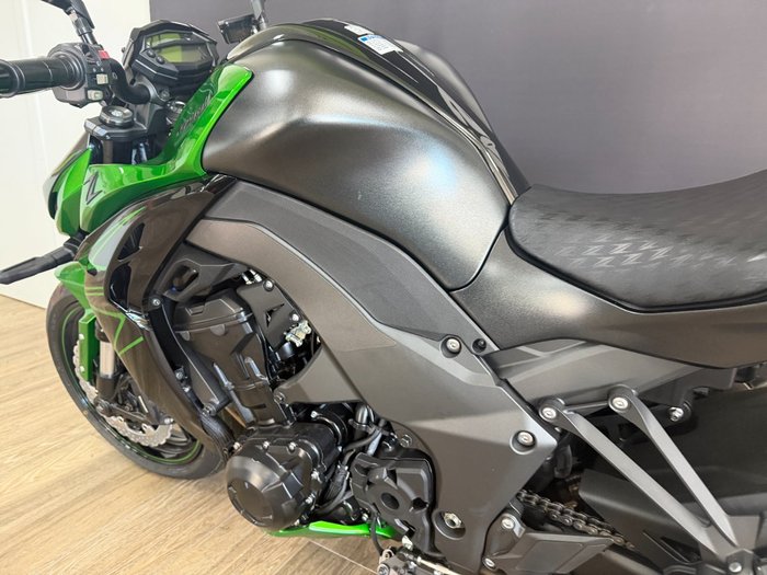 2025 Kawasaki ZR1000 Black