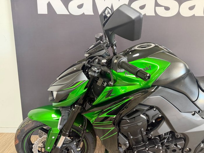 2025 Kawasaki ZR1000 Black