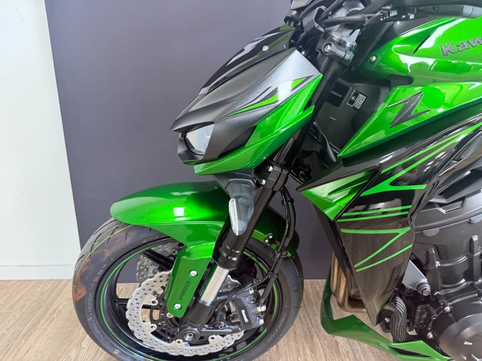 2025 Kawasaki ZR1000 Black