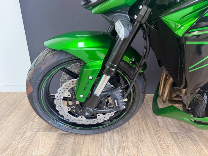 2025 Kawasaki ZR1000 Black