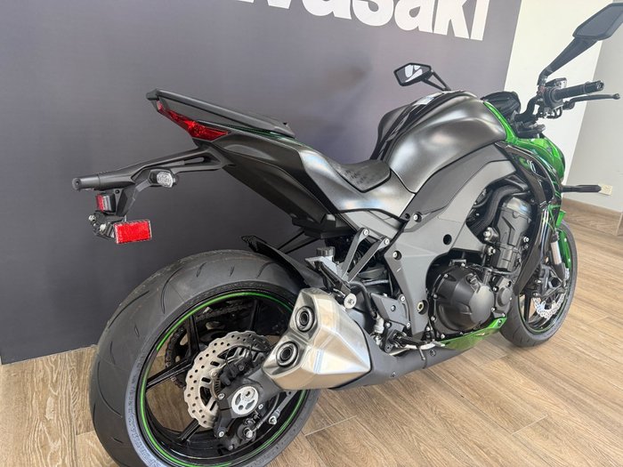 2025 Kawasaki ZR1000 Black