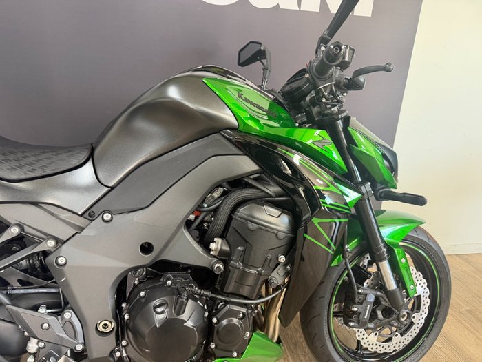 2025 Kawasaki ZR1000 Black