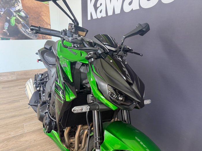 2025 Kawasaki ZR1000 Black
